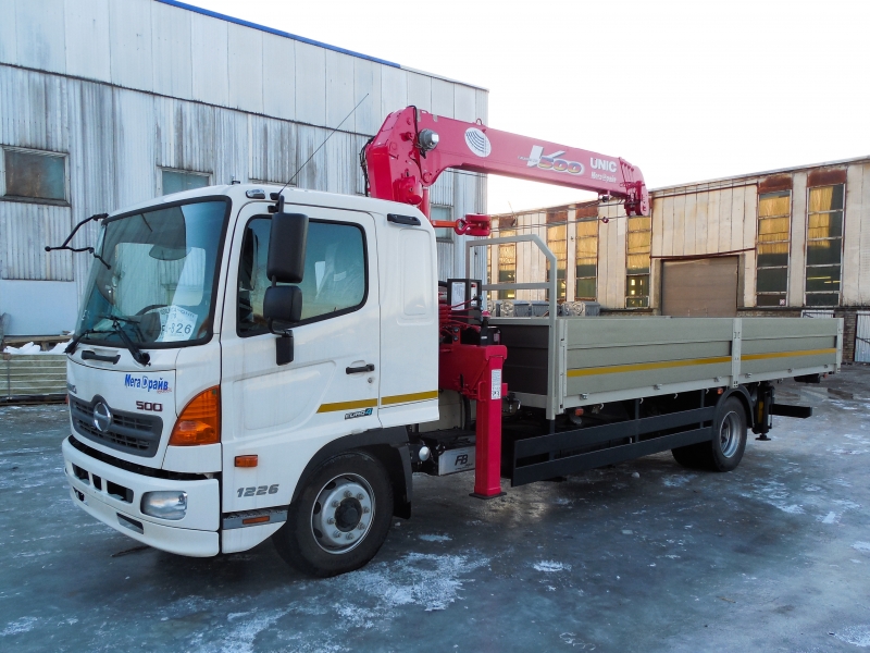 Манипулятор UNIC URV-505 на шасси HINO 500 MTA Манипулятор UNIC URV-505 на шасси HINO 500 MTA