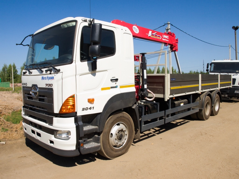 Манипулятор UNIC URV-554 на шасси HINO 700 Манипулятор UNIC URV-554 на шасси HINO 700