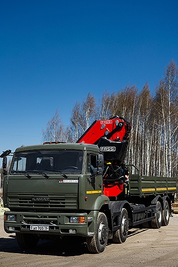 Манипулятор Fassi F820 на шасси КАМАЗ-65201