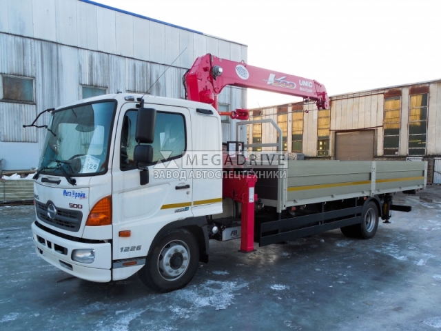 Манипулятор UNIC URV-505 на шасси HINO 500 MTA
