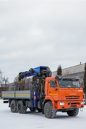 Манипулятор DY2037 на шасси КАМАЗ-43118 с буром