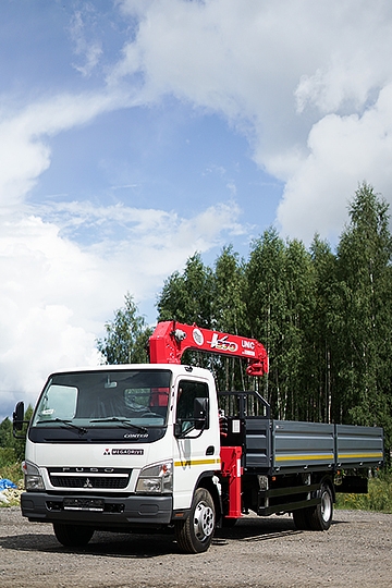 Манипулятор UNIC 374 на шасси Fuso Canter