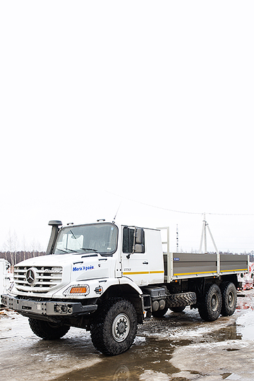 Бортовой автомобиль Mercedes-Benz Zetros