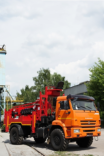 Бурильно-крановая машина KANGLIM KDC 5600 на шасси КАМАЗ 43502