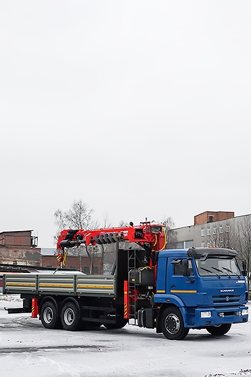 Манипулятор Kanglim KS2056 на шасси КАМАЗ 65117 с буром