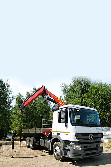 Манипулятор PALFINGER 30002 K на шасси MERCEDES-BENZ Actros 3336