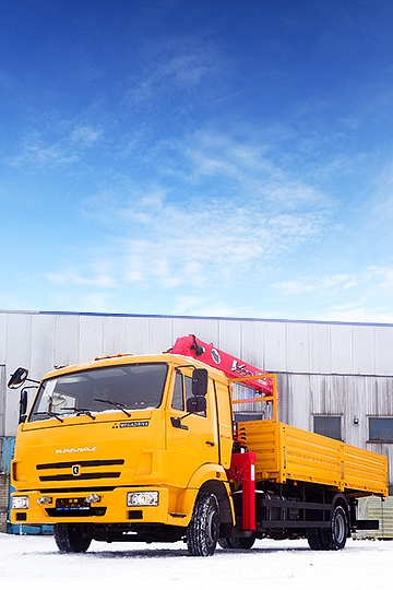 Манипулятор UNIC UR-V504 на шасси Камаз 4308