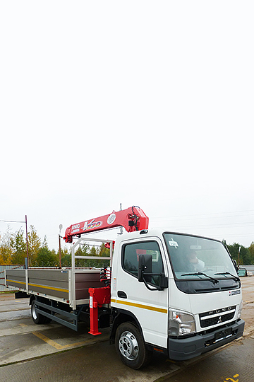 Манипулятор UNIC URV 374 на шасси Fuso FE85