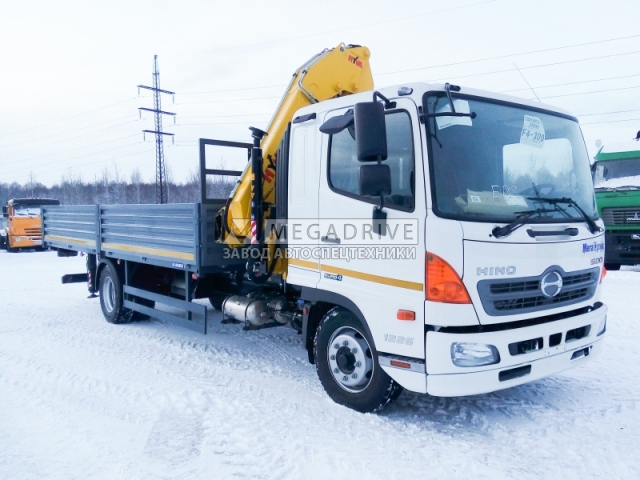 Манипулятор HYVA HB150 E2 на шасси Hino 500 Манипулятор HYVA HB150 E2 на шасси Hino 500