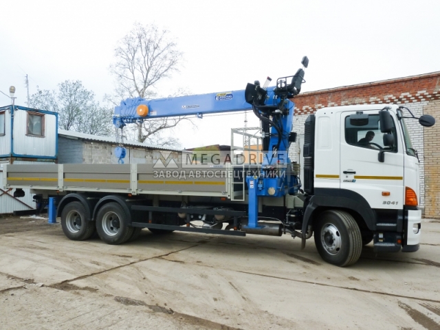 Манипулятор DONGYANG SS1956 на шасси Hino 700