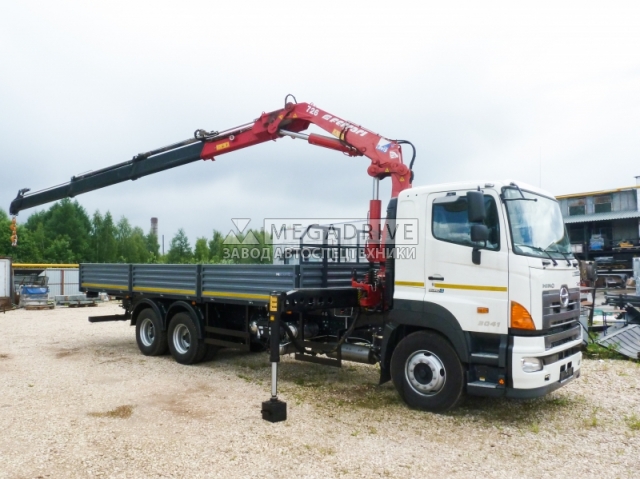 Манипулятор FERRARI 726 A3 на шасси Hino 700