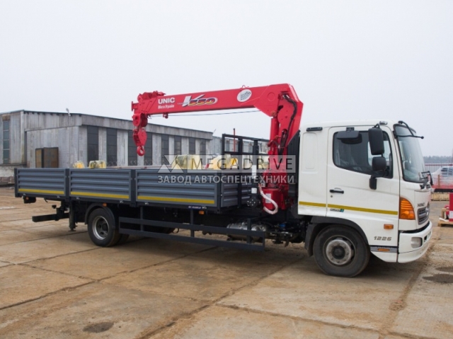 Манипулятор Unic 554 на шасси Hino 500 MTA